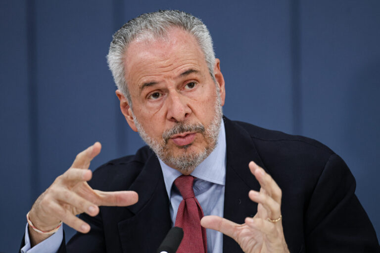 Embaixador André Aranha