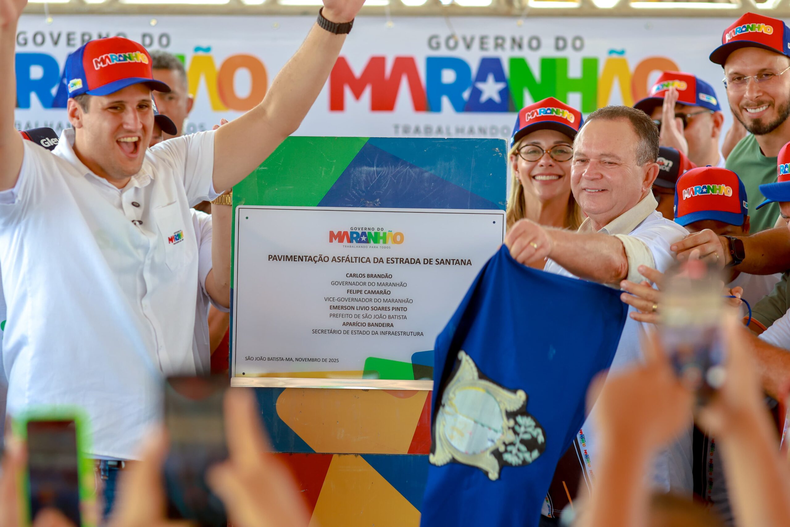 pavimentação asfáltica da estrada de santana